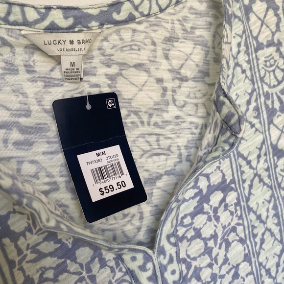 Lucky Brand Medium Printed Top Split Neck Curved Hem - Picture 4 of 6